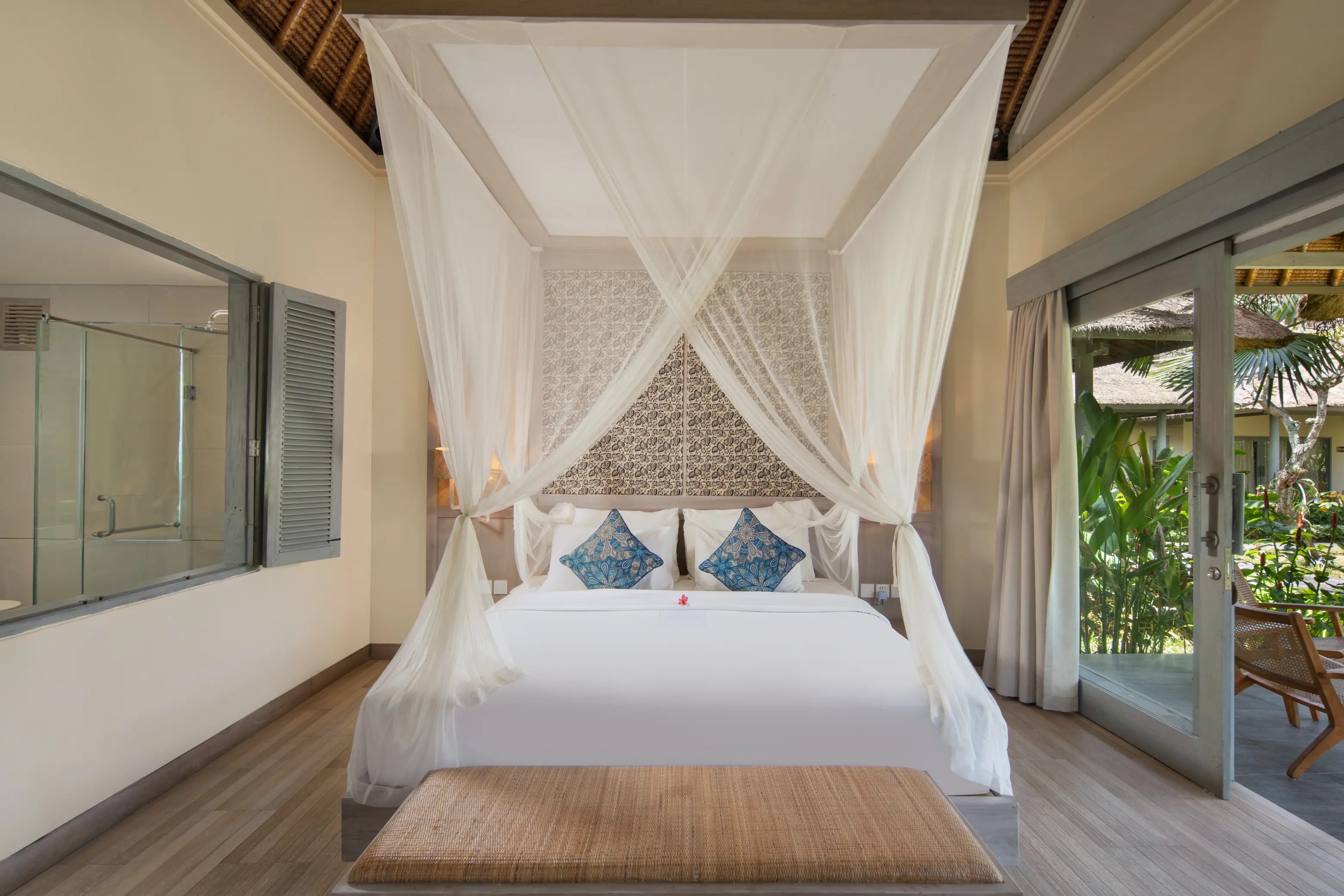 Grand Premier Garden View with Shuttle Denpasar - Candidasa - Denpasar's images